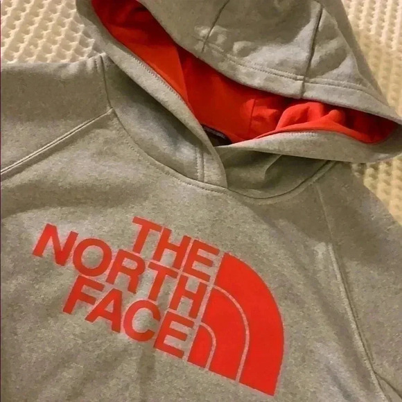 The north face hoodie - Picture 3 of 3
